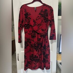 Alya Francesca’s Size Small
Red with black floral velvet Flocked dress